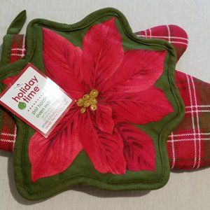 Holiday time Oven Mitt Set